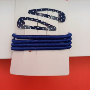 pinces et noeud bleu marine