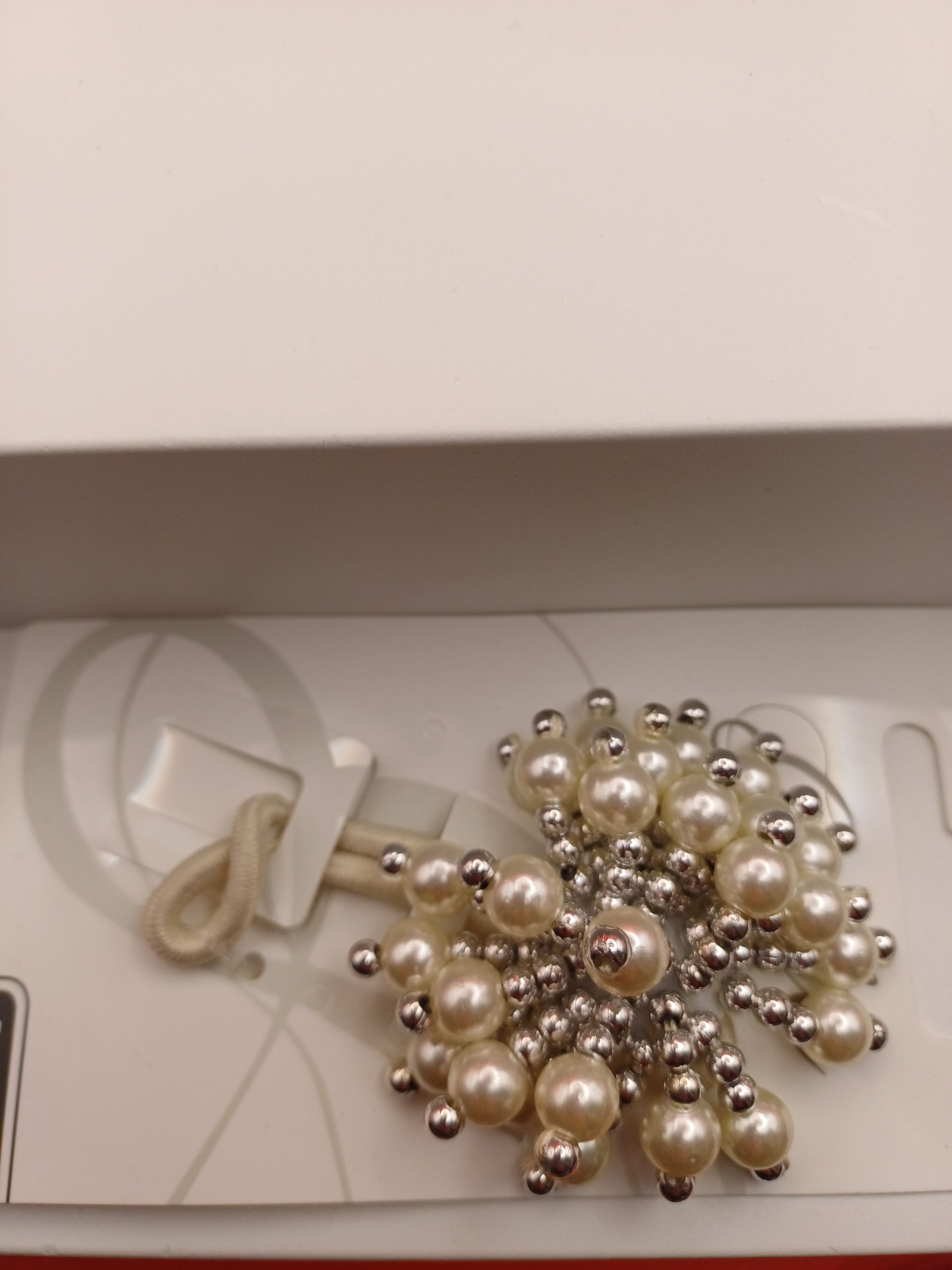 nœud crème et perles