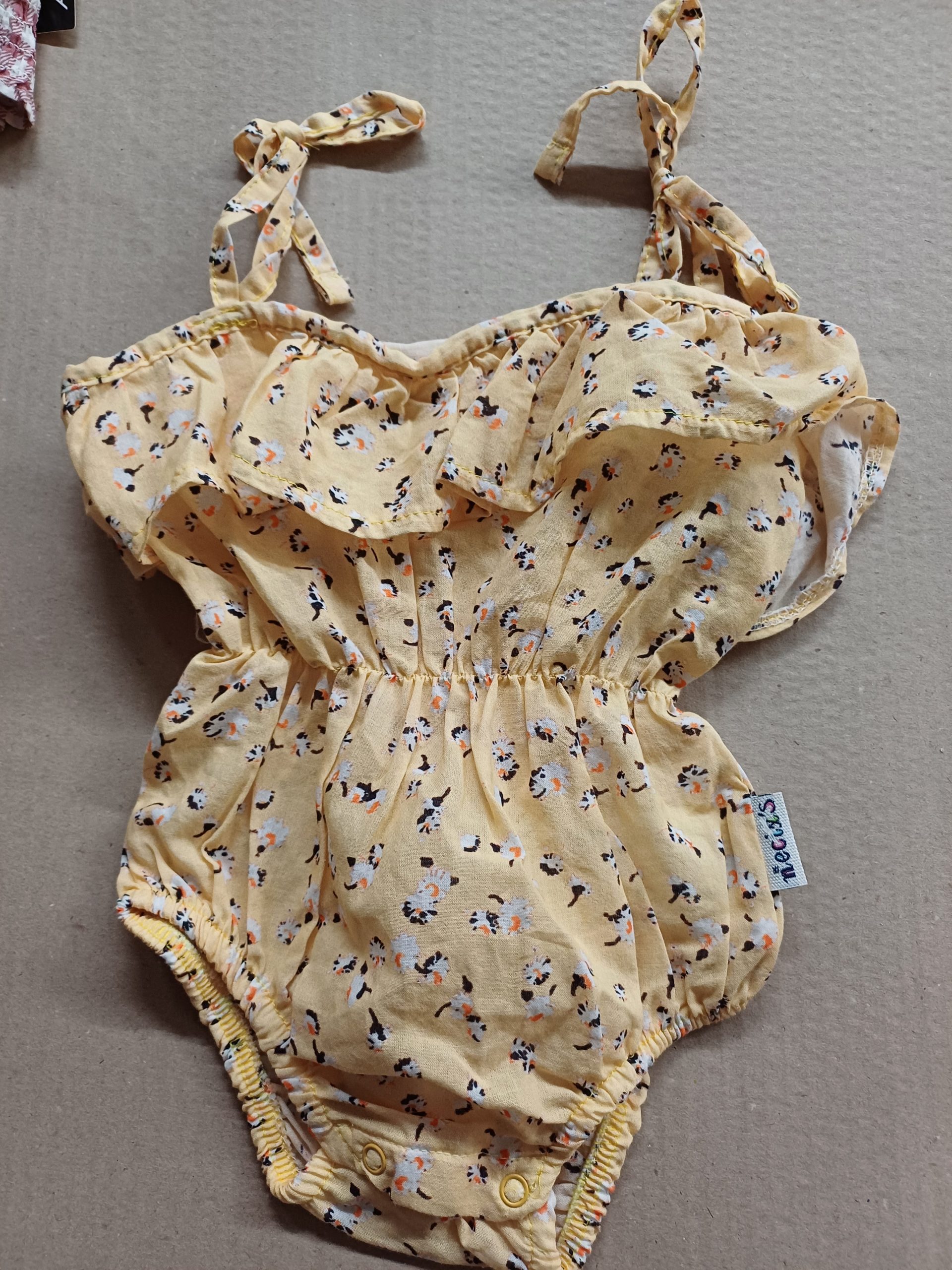 Ensemble bébé jaune 6/9 mois