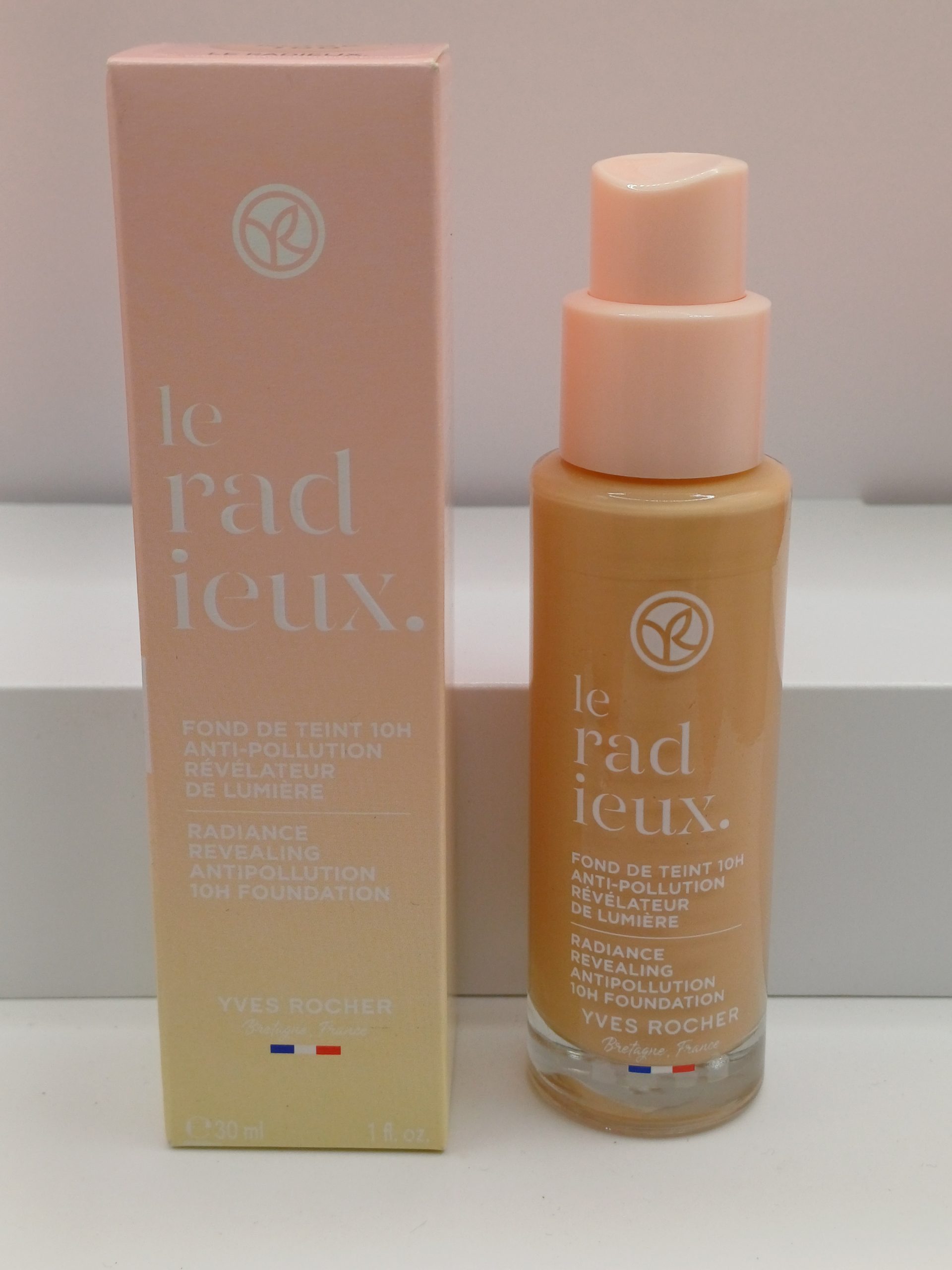 Fond de teint 30 ml le radieux Yves rocher rosé 100
