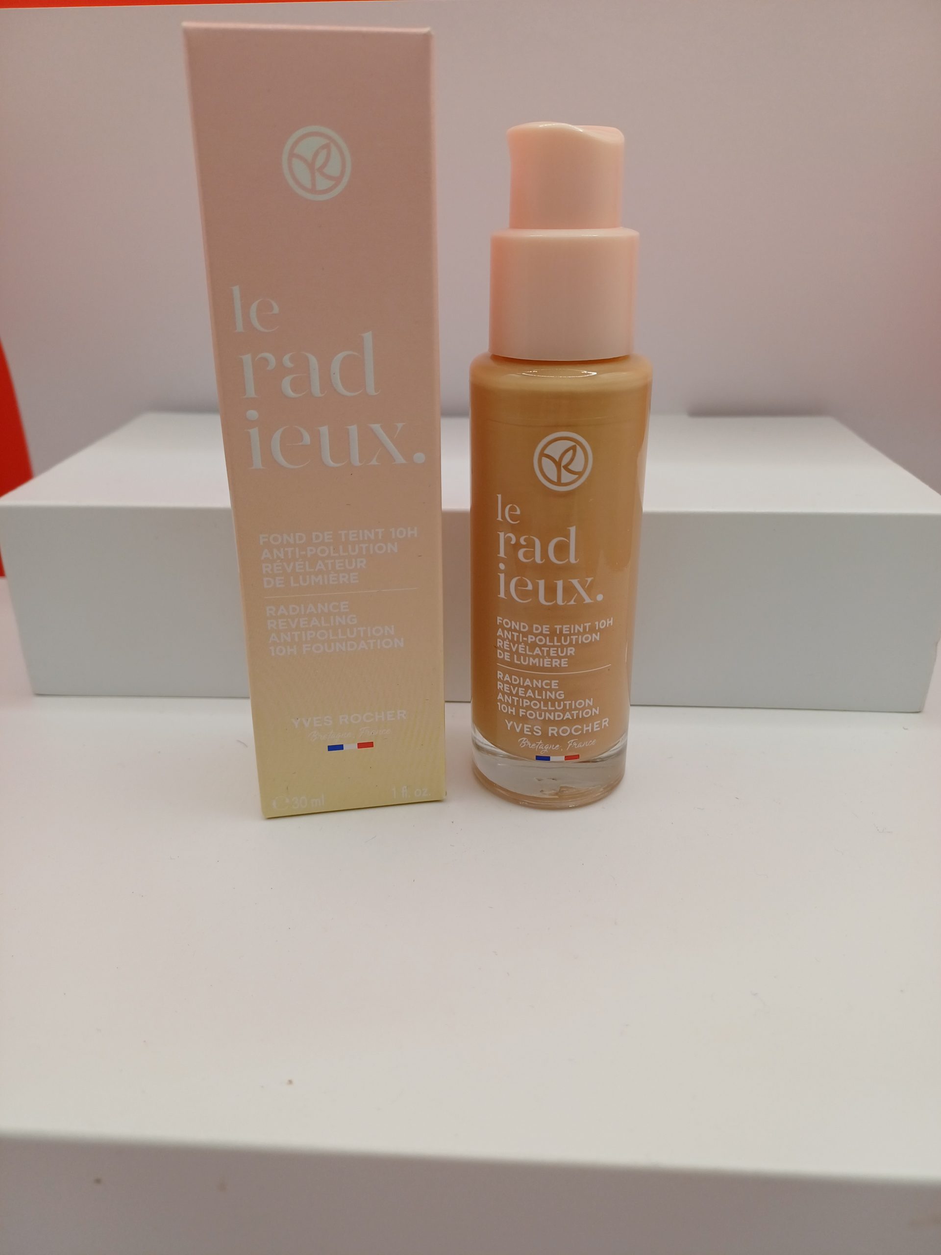 Fond de teint 30 ml le radieux Yves rocher rosé 250