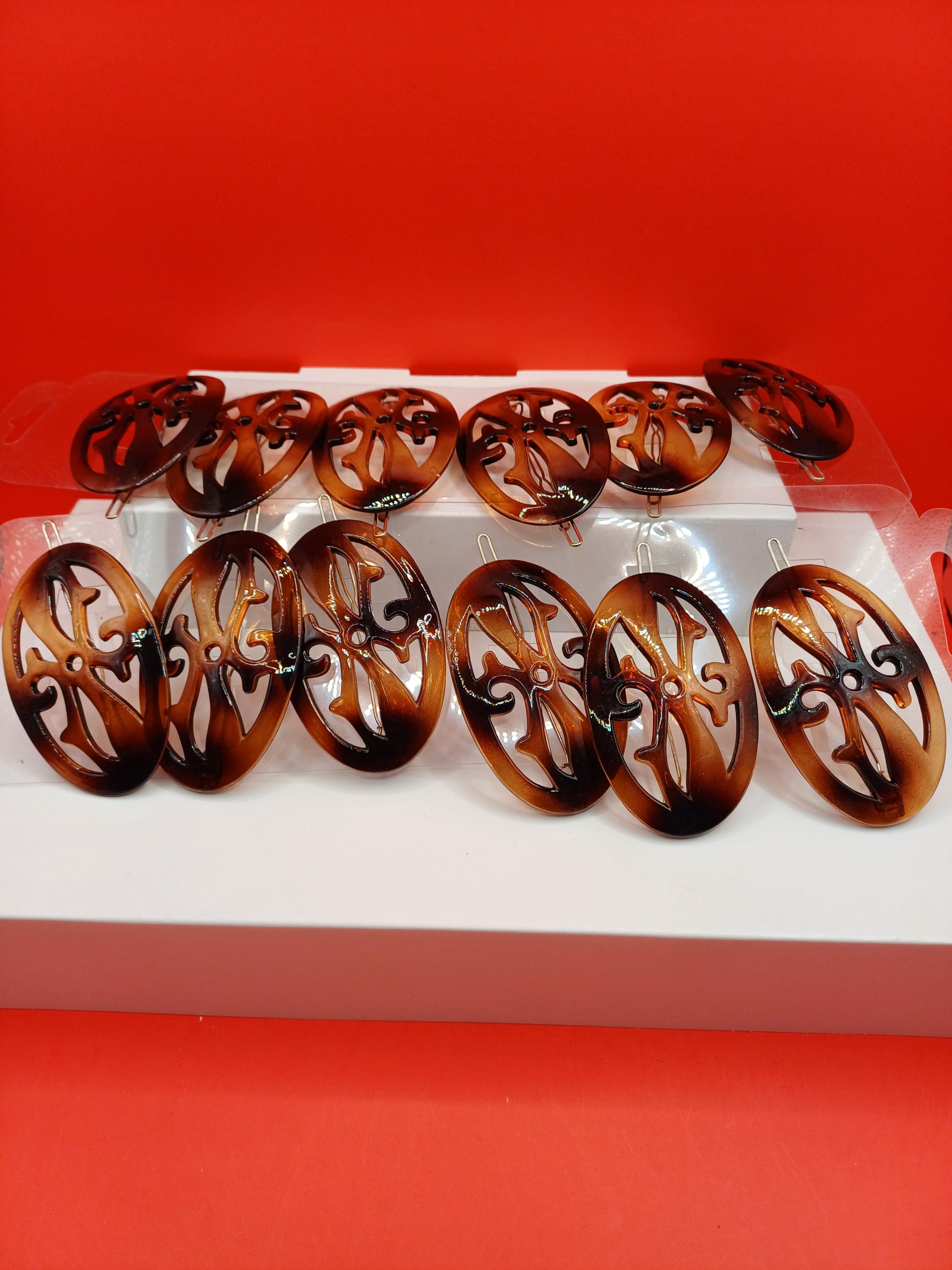 Lot de 12 pinces marron