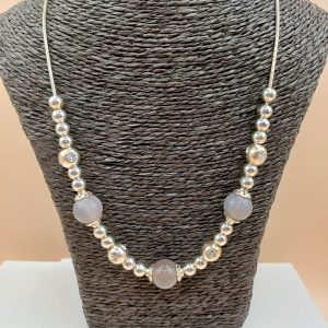 Collier boule argenté  N°107