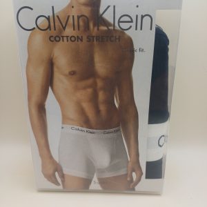 2 boxers Calvin Klein taille L. NOIR