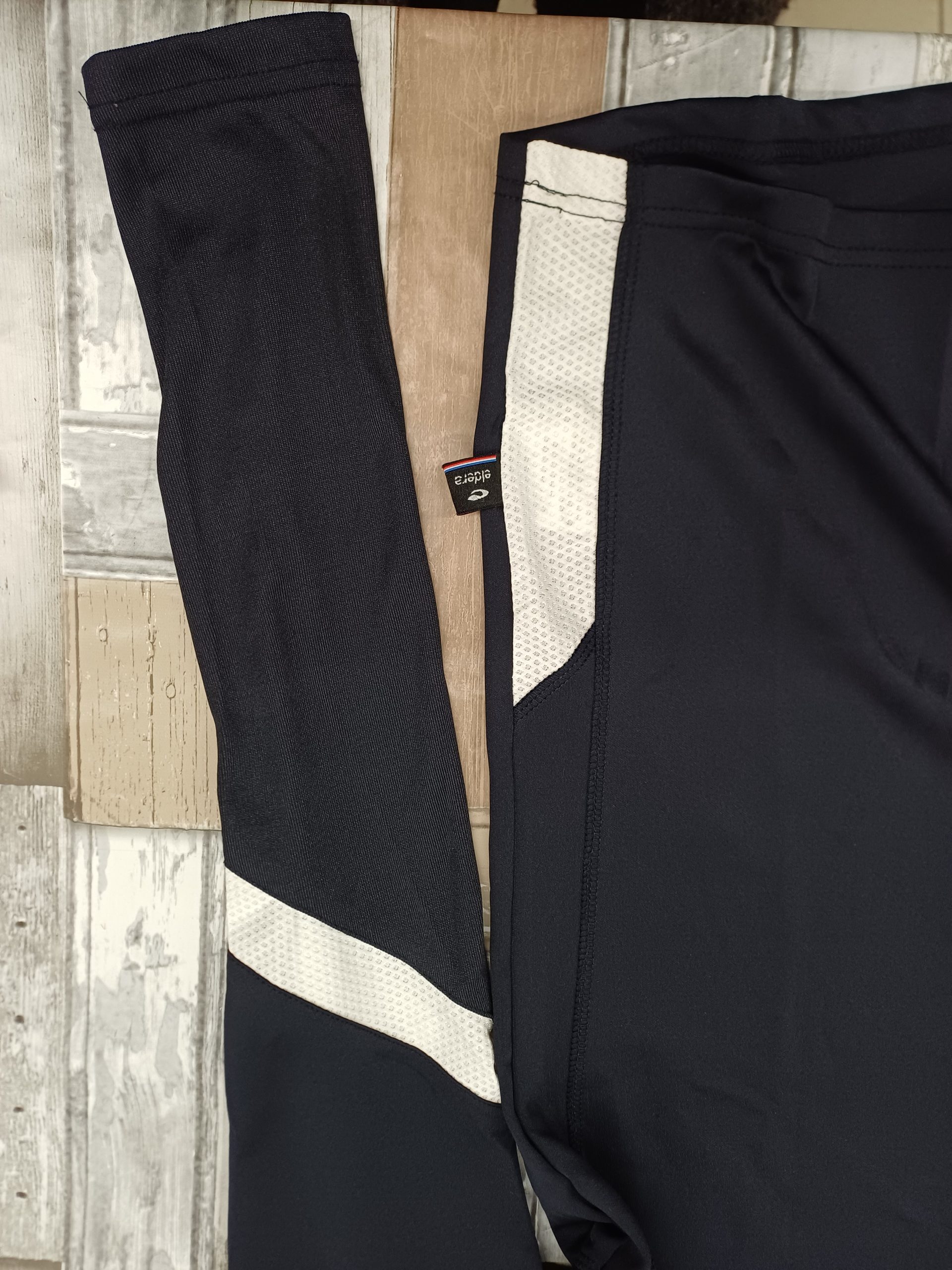 Haut de sport taille 3XL marine et blanc – Image 2