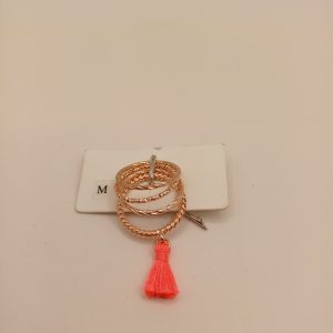 Bague x4 fantaisie couleur or Taille M. N°107