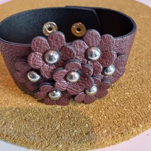 Bracelet fantaisie n°3 effet cuir et fleur marron