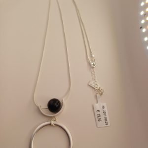 Sautoir argenté boule noire n°120 Leslii